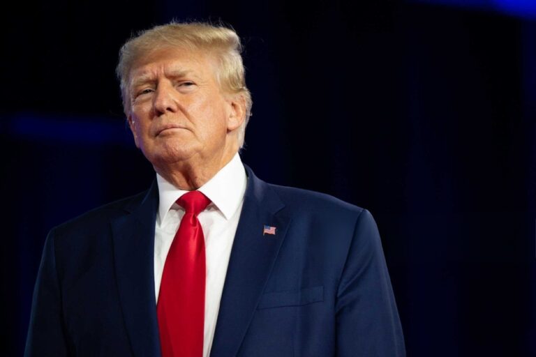 Trump’s Workforce Cuts: Efficiency & Cost Savings Strategy