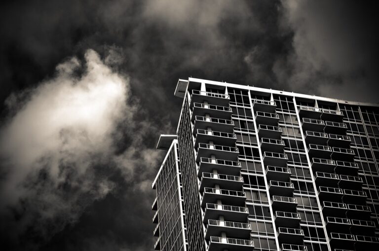Residents RUN FOR THEIR LIVES As Building Starts Failing