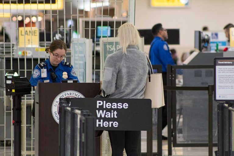 CHAOS BREAKS OUT At Philadelphia Airport During PASSENGER FIGHT