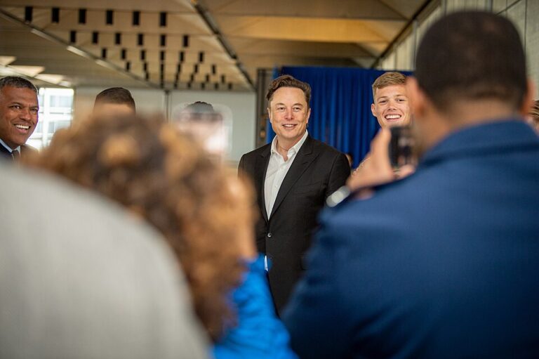 Elon Musk TRIGGERS FIRESTORM With Response To CONTROVERSIAL CASTING Debate