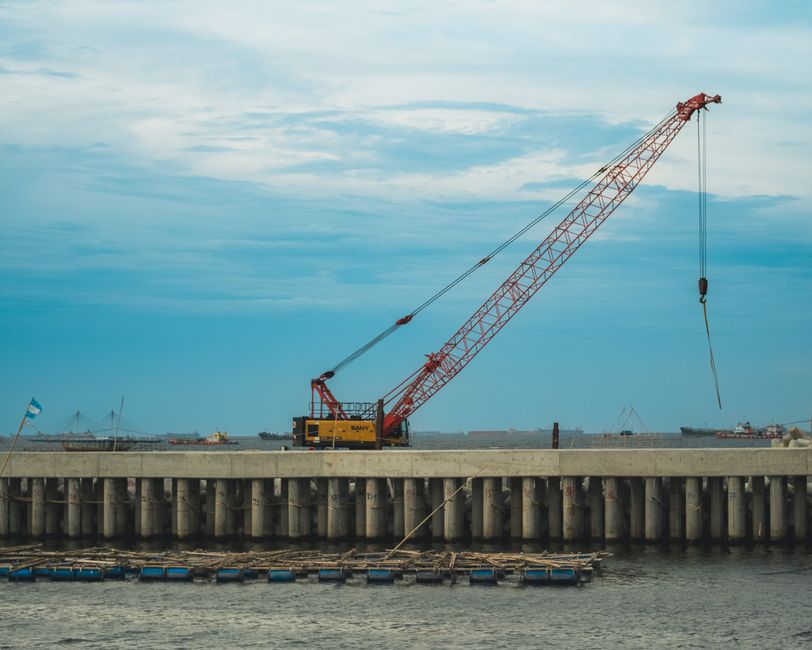 Featured image related to 85-foot pile driver collapses at Florida construction site, traps 2 workers
