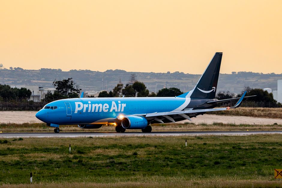Featured image related to Federal report says pilots weren't warned about wind before Amazon cargo plane crashed in